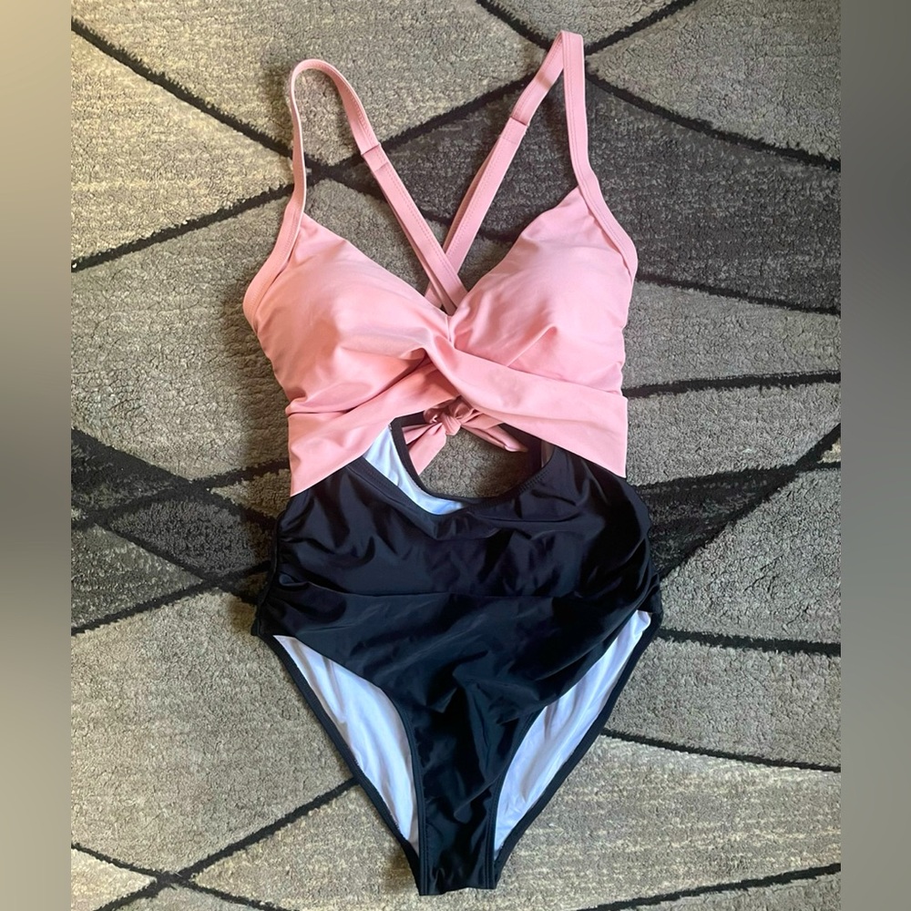 NEW! Women’s Cutout Swimsuit
